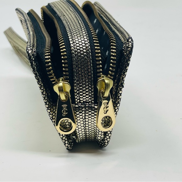 Juicy Couture Gold Wristlet Vegan Leather - Picture 13 of 16